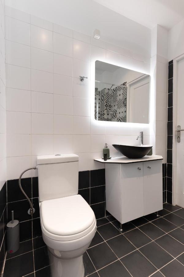 Modern Apartment, Short Walk To Acropolis Sites Atena Exterior foto
