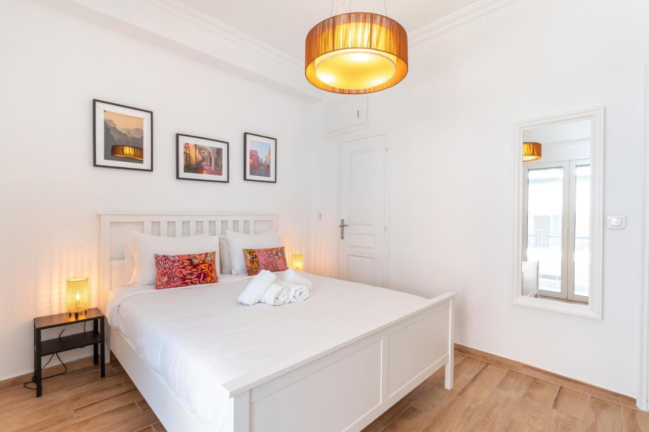 Modern Apartment, Short Walk To Acropolis Sites Atena Exterior foto