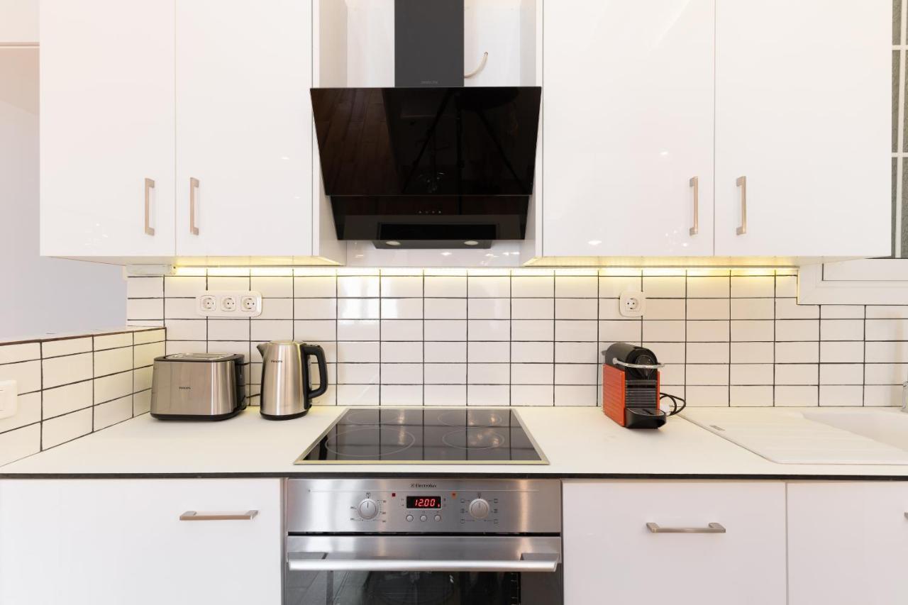 Modern Apartment, Short Walk To Acropolis Sites Atena Exterior foto