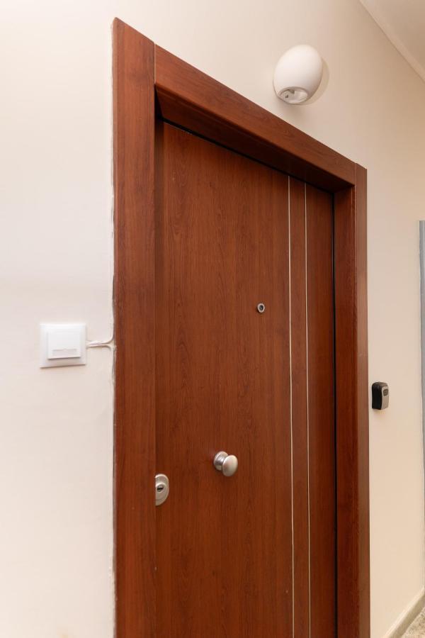 Modern Apartment, Short Walk To Acropolis Sites Atena Exterior foto