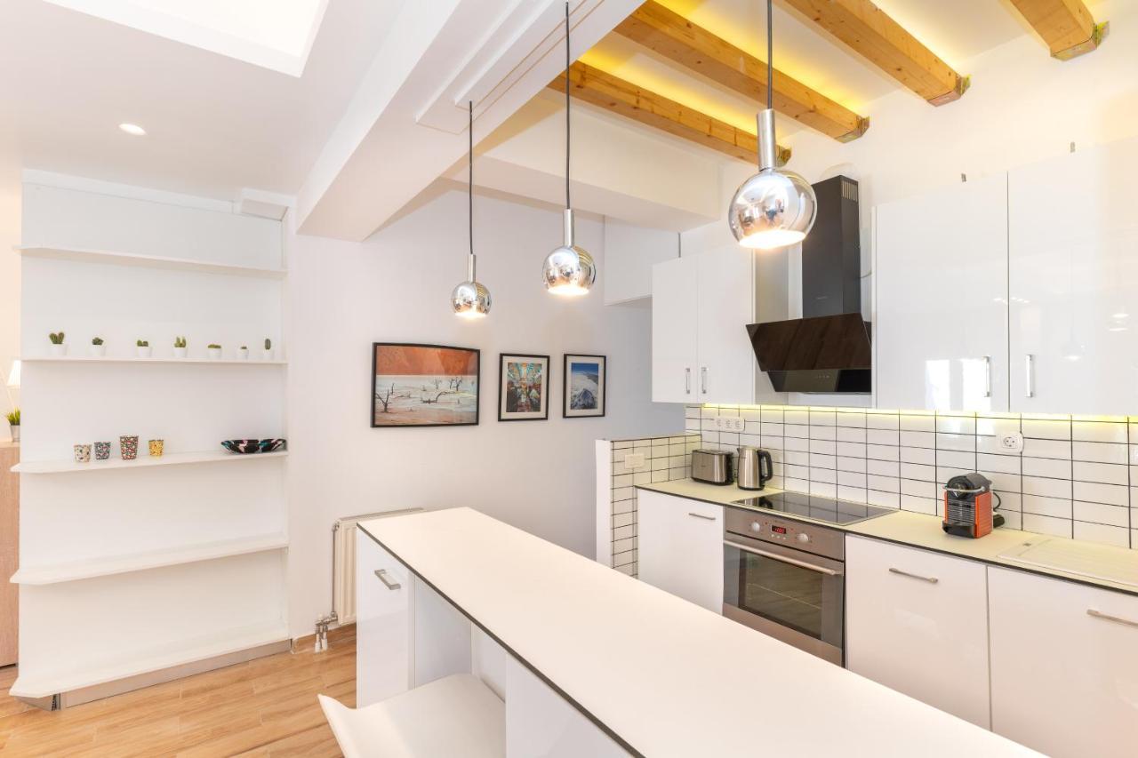 Modern Apartment, Short Walk To Acropolis Sites Atena Exterior foto